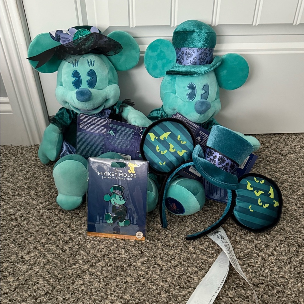 Mickey and Minnie Main Attraction plushes, Ears and Mickey pin.